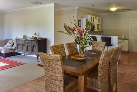 Lake Tyrrell Accommodation LTA - Tourism Bookings 1
