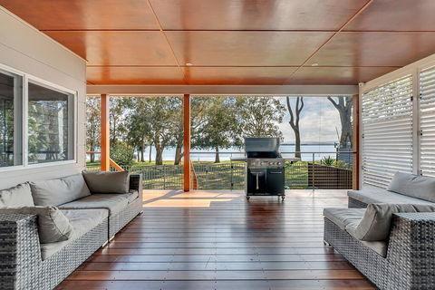 LAKEFRONT And SUNSET HAVEN - Events Australia 3