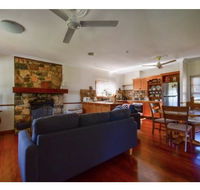 Lakefront holiday villa - Events Australia