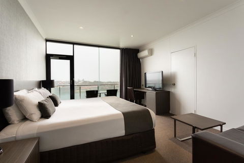 Lakes Hotel - Events Australia 3