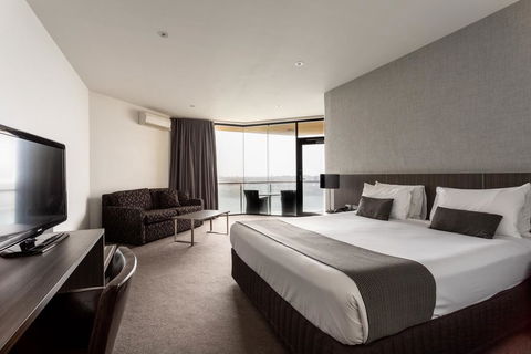 Lakes Hotel - Events Australia 1