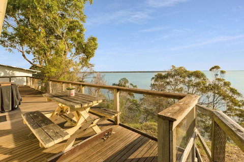 Lakescapes Cottage - 180 Degree Panoramic Views - Events Australia 1