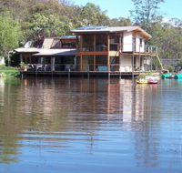 Lakeside Lodge Armidale - Tourism Bookings