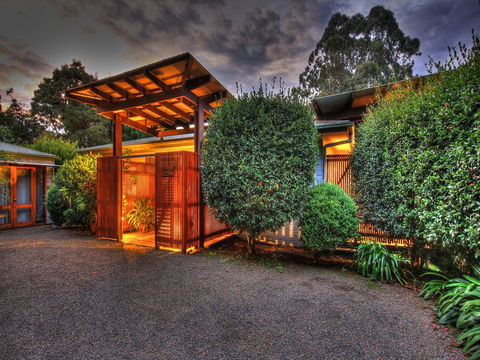 Laurels - Events Australia 0