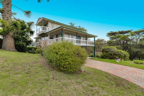 Leighton Bay Walk - Tourism Bookings 1
