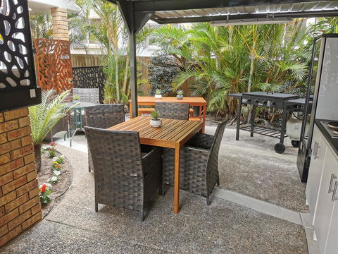 Limassol Motel - Events Australia 3