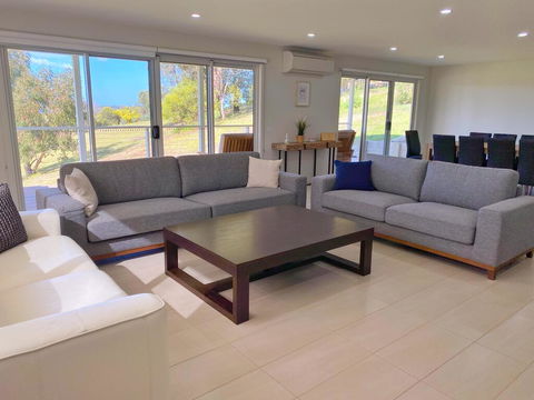 Luxury 3BR Home With KING Bed Metung - Tourism Bookings 3