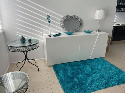 Luxury Apartment, Perfect Location - Tourism Bookings 1