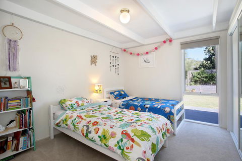 Luxury Beach House Only 250m To No 16 Back Beach! - Events Australia 3