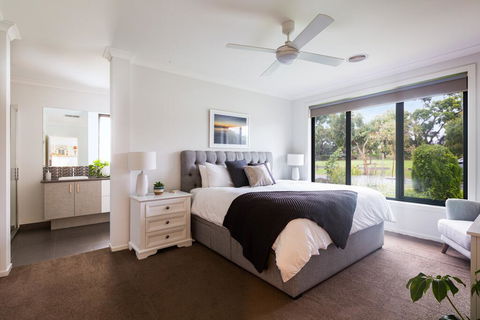 Luxury Escape In Ocean Grove - Events Australia 0