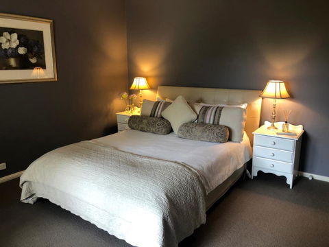 Luxury Room 15mins From Wagga's CBD - Tourism Bookings 0