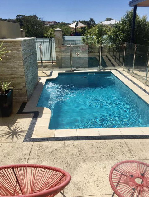 LUXURY VILLA W POOL & SPAS - Events Australia 3