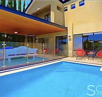 LUXURY VILLA W POOL  SPAS - Events Australia