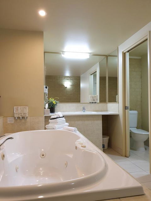 Madison Spa Motel - Adults Only - Tourism Bookings 1