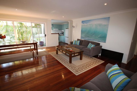 MAGIC BEACH HOUSE - PET FRIENDLY - Accommodation Europe 0