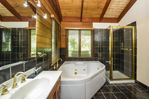 Magnetic Effect - Accommodation Europe 1