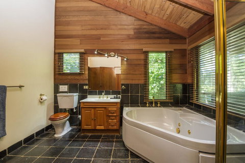 Magnetic Effect - Accommodation Europe 2