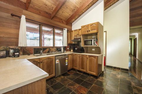 Magnetic Effect - Accommodation Europe 3