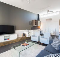 Magnificent Apartment  FREE car park near CBD - Events Australia