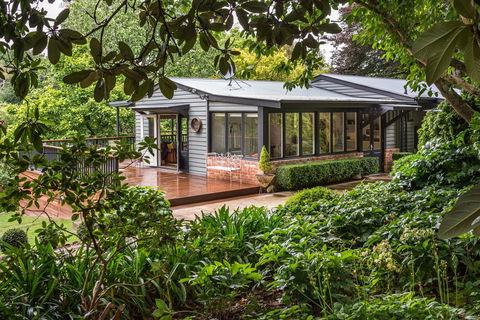 Magnolias On Mernda - Events Australia 0