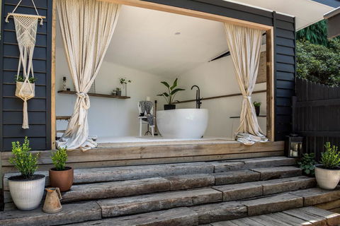 Magnolias On Mernda - Events Australia 1