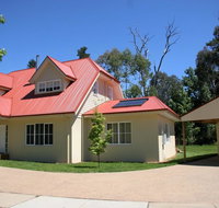 Maple House - The ideal retreat for family and friends. - Accommodation Europe