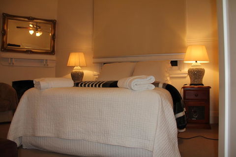 Mentor Chambers Apartment Bed & Breakfast - Tourism Bookings 2