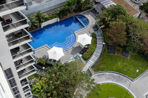 Meriton Suites Broadbeach - Accommodation Europe 0