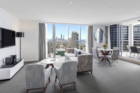 Meriton Suites Broadbeach - Accommodation Europe 1