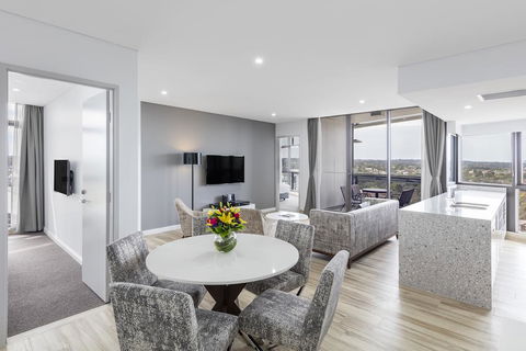 Meriton Suites Church Street, Parramatta - Tourism Bookings 0