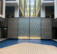 MidnightBraddon Modern Executive Apt Pool Sauna Secure Parking Wine - Events Australia