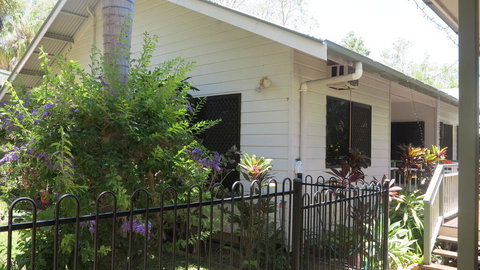 Mills Cottage 54 Hayles Avenue - Accommodation Europe 2