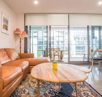 Modern 1bed1study Apt near Station  MQ Centre - Events Australia