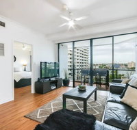 Modern 2 Bedroom River View Apartment in Docklands - Events Australia