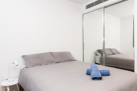 Modern Apartment In The Heart Of The Sydney CBD - Tourism Bookings 3