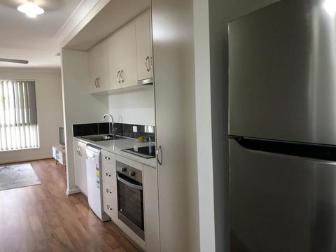 Modern Unit Near To Surfers Paradise - Events Australia 3