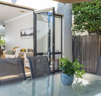 MOMENTS FROM BRADDON  ANU SPACIOUS and RELAXED - Events Australia