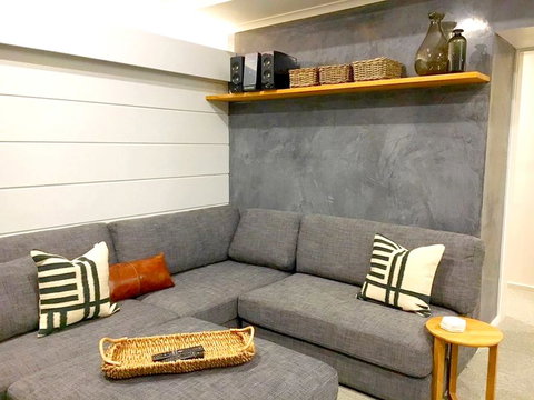 Mowamba F2 - Accommodation Europe 2