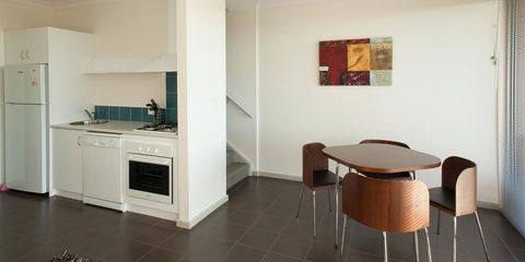 Cosy Corner Sea View Apartments - Events Australia 13