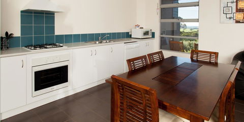 Cosy Corner Sea View Apartments - Events Australia 12