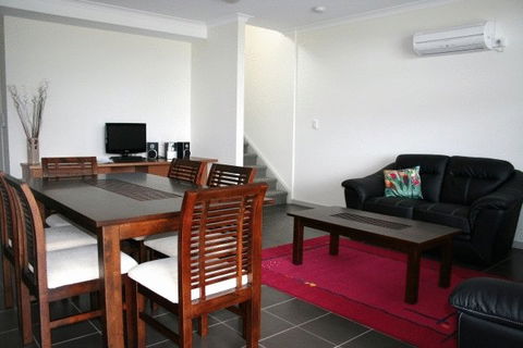 Cosy Corner Sea View Apartments - Events Australia 6