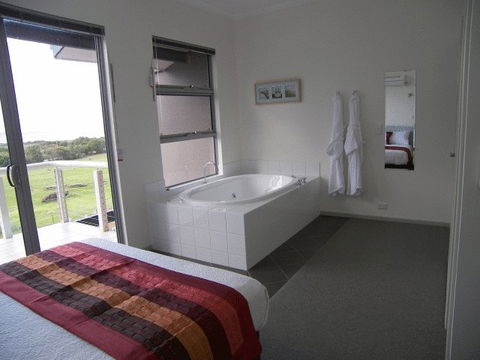Cosy Corner Sea View Apartments - Events Australia 3