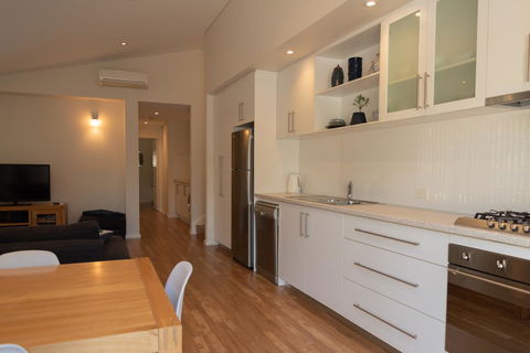 Cape Villas Dunsborough Unit 2 - Events Australia 3