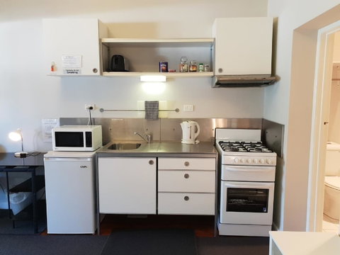 Stirling Apartments - Studio 1 - Tourism Bookings 1