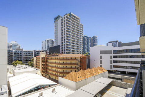 Oversized Eastend Sleeps 6 Free PARKING+POOL WIFI - Tourism Bookings 23