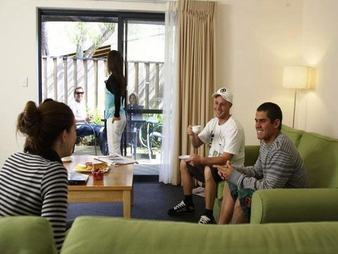 Leeuwin Apartments - Events Australia 11