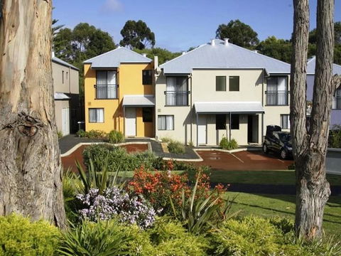 Leeuwin Apartments - Events Australia 5