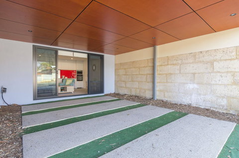 Sunset Place Apartments - Events Australia 32