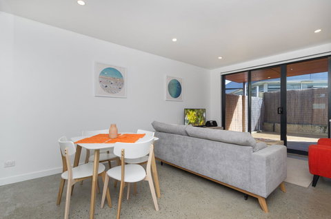 Sunset Place Apartments - Events Australia 9