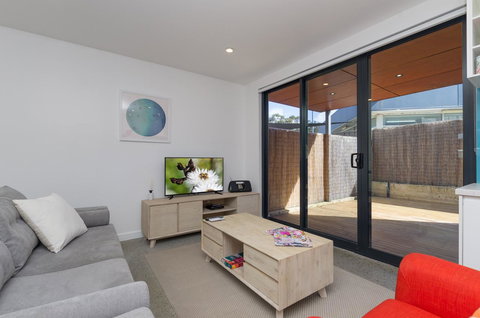 Sunset Place Apartments - Events Australia 7